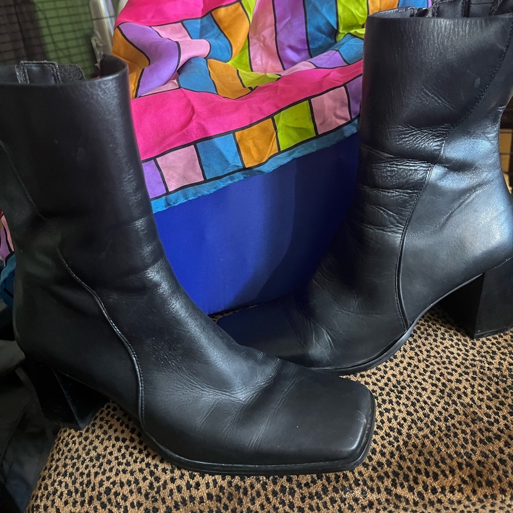 Maripe Black Leather Heeled Boots